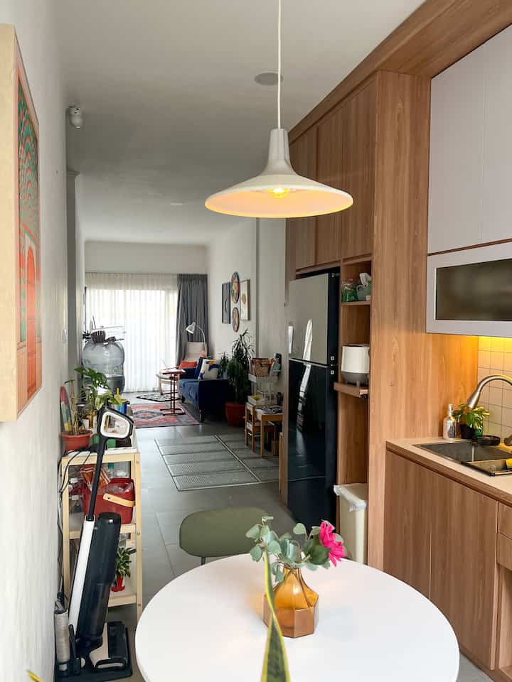 Punya lahan terbatas tapi pengen dapur dan ruang makan yang tetap estetik? Open space bisa jadi solusinya! 🥰✨
#KitchenSet #KitchenSetMinimalis #KitchenSetHPL #KitchenSetDindingKeramik #KitchenSetEstetik #DapurOpenSpace #RumahOpenSpace #RumahTanpaSekat