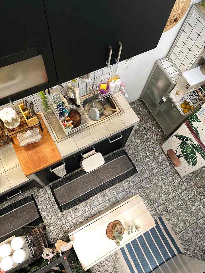 Dapur dan Ruang Makan Menyatu: Estetik, Fungsional, dan Nyaman untuk Keluarga Kecil👩‍🍳✨🧑‍🧑‍🧒‍🧒

Dapur compact ini menggabungkan ruang makan dan dapur dalam satu area terbatas, tapi tetap fungsional dan stylish! Dengan furnitur multifungsi, pencahayaan yang pas, serta sentuhan dekorasi minimalis, ruangan kecil pun bisa terasa nyaman dan estetik. Simpel, tapi tetap maksimal!✨

#InspirasiDapurMungil #DapurCompact #CompactKitchen #kitchensetminimalis #Backsplash #Wallstiker #MejaMakanMinimalis #MejaMakanLipat 