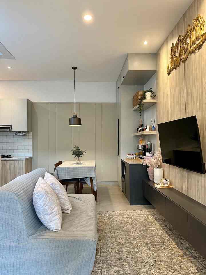 Dapur gabung dengan ruang makan dan livingroom, best decision buat rumah dengan lahan terbatas 😊
Salah satu keputusan terbaik dirumah adalah menggunakan konsep open space. Terlebih di dapur dan dining room, membuat penghuni rumah jadi lebih leluasa buat bergerak.
#DapurOpenSpace
#RumahOpenSpace
#RumahTanpaSekat
#Kitchenideas
#homedecor
#kitchenanddiningroom
#dapurminimalis
#modernindustrial
#homestyling