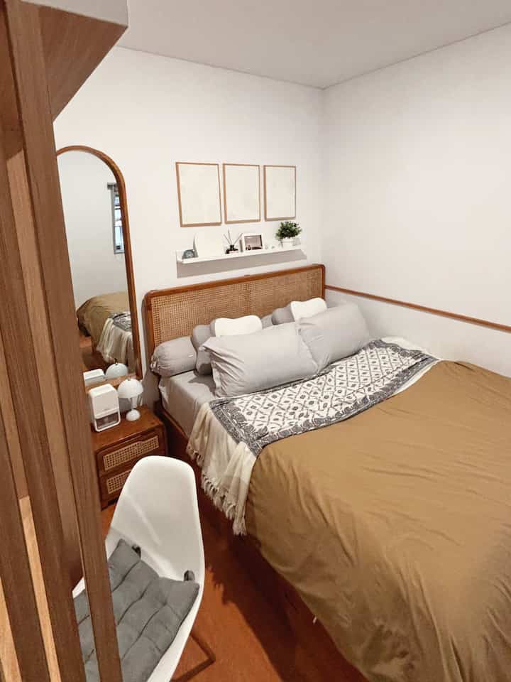This room is 3x3m in size which we definitely make comfortable even though it is small, because this is the main room we make sure the size fits this space by adding a custom bed and wardrobe, before filling this room we make sure to measure the items to be purchased before installing them in this room. 

for the bedside table we deliberately only installed 1 because of limited land, to add a spacious impression we also added 2 mirrors 

hopefully inspiring 🤍🩵 

#bed #duvet #pillow #vinyltaco #bedroom #walldecor #bedroomstyling #room inspiration #comfortable bedroom #bedroom inspiration #bedroominspo #bedroom #bedroominspiration