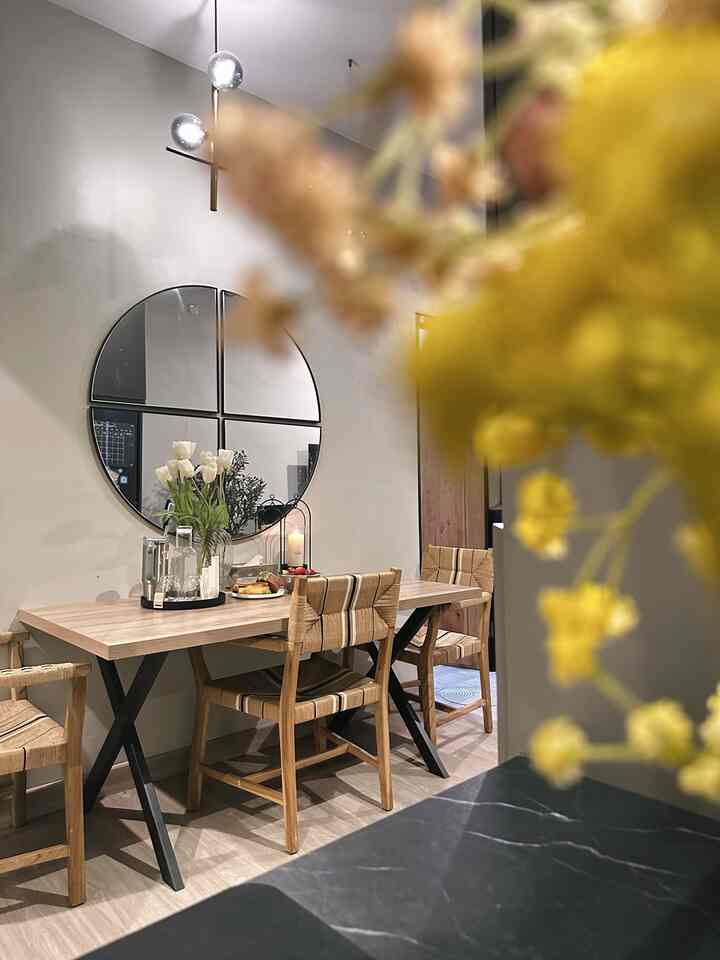 Mengoptimalkan ruang, dapur dan ruang makan yang modern dan fungsional. 

#KitchenDiningCombo #ModernLiving #FunctionalDesign #SmallSpaceSolutions #HomeInspiration #EfficientLiving #kitchenminimalis #dapuropenspace #rumahopenspace #rumahtanpasekat