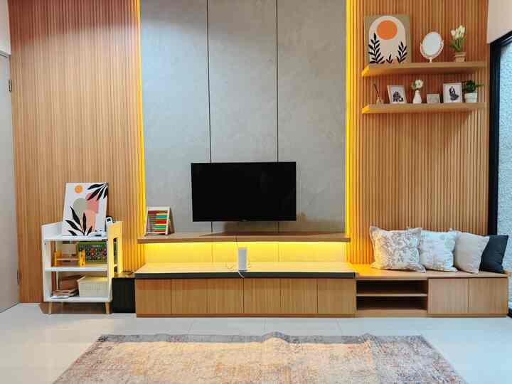 Ruang tamu bukan hanya tempat duduk/tempat TV, tetapi juga ruang untuk berkumpul, berbagi tawa, kisah dan kenangan indah

#SofaBedIKEA #WallpaperKanvas #SarungBantalAesthetic #CerminBulatAesthetic #HPLMidnightGrey #StylingRuangTamu #DekorasiLivingRoom #InspirasiLivingRoom