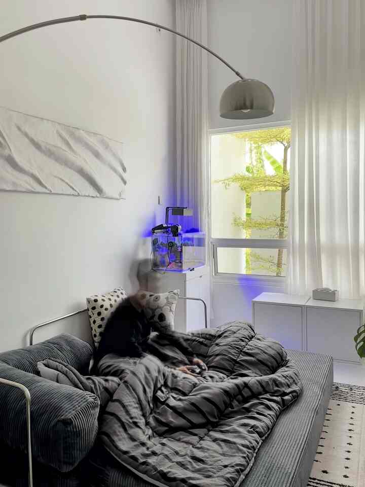 Inspirasi Furnitur Ramah Anak 👶

🤍 Funitur Sudut Tumpul : Stainless penyangga sofa yang terbentuk rounded dapat mencegah terjadinya cidera pada anak

🤍 Material Sofa : Bahan corduroy lebih lembut dan nyaman digunakan

🤍 Karpet Anti Slip : Karpet yang ada anti selipnya tidak mudah bergeser untuk beraktifitas anak

#RumahRamahAnak #MaterialRamahAnak #ChildFriendlyHome #BahanSofa #SofaMultifungsi #FurniturTumpul #KarpetAntiSelip #angkahouse