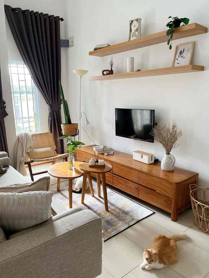 Material dan furnitur ramah anak✨

* Living room / ruang keluarga

Sudut lengkung pada meja tv dan meja         tamu kami pilih agar dapat mencegah cedera pada anak.

Karpet anti slip. Karpet dengan anti slip di bagian bawah agar tidak mudah bergeser saat anak aktif bermain.

* Ruang Makan
Meja makan  beserta kursinya memiliki sudut tumpul agar pada saat berkumpul keluarga tidak ada rasa was-was akan cidera yang bisa saja terjadi.

#MejaTV 
#KarpetAntiSlip
#MejaMakan
#RumahRamahAnak
#MaterialRamahAnak
#ChildFriendlyHome
        