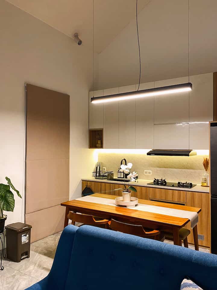 Di saat bulan ramadhan seperti ini, kami selalu mengusahakan untuk bisa berbuka puasa dan makan sahur bersama-sama di rumah.
Karena waktu tidak dapat terulang, momen bersama keluarga adalah precious time yang harus selalu diusahakan agar menjadi kenangan baik bagi kami bersama

#WarnaCatRumah #LantaiRumah #MejaMakanMinimalis #KitchensetMinimalis #DapurMinimalis #InspirasiDiningset #InspirasiKitchenset #MomenDiRumah #InspirasiDekorasi #RuanganFavorit