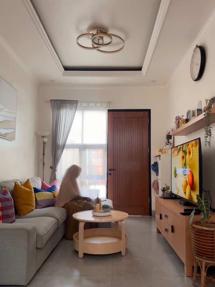 Momen favorit ketika pagi hari di bulan ramadhan🌙✨

Selama bulan ramadhan rumah cepet rapinya karena setelah selesai sahur langsung beberes rumah.
Jadi bisa me time dipagi hari, walaupun hanya sekedar baca majalah.
Yuk ceritakan juga momen favorit kalian selama bulan ramadhan! 🤗


#MomenDirumah
#InspirasiDekorasi
#RuanganFavorit
#WarnaCatRumah
#LivingRoomMinimalis
#StylingLivingRoom
#DecorLivingRoom
