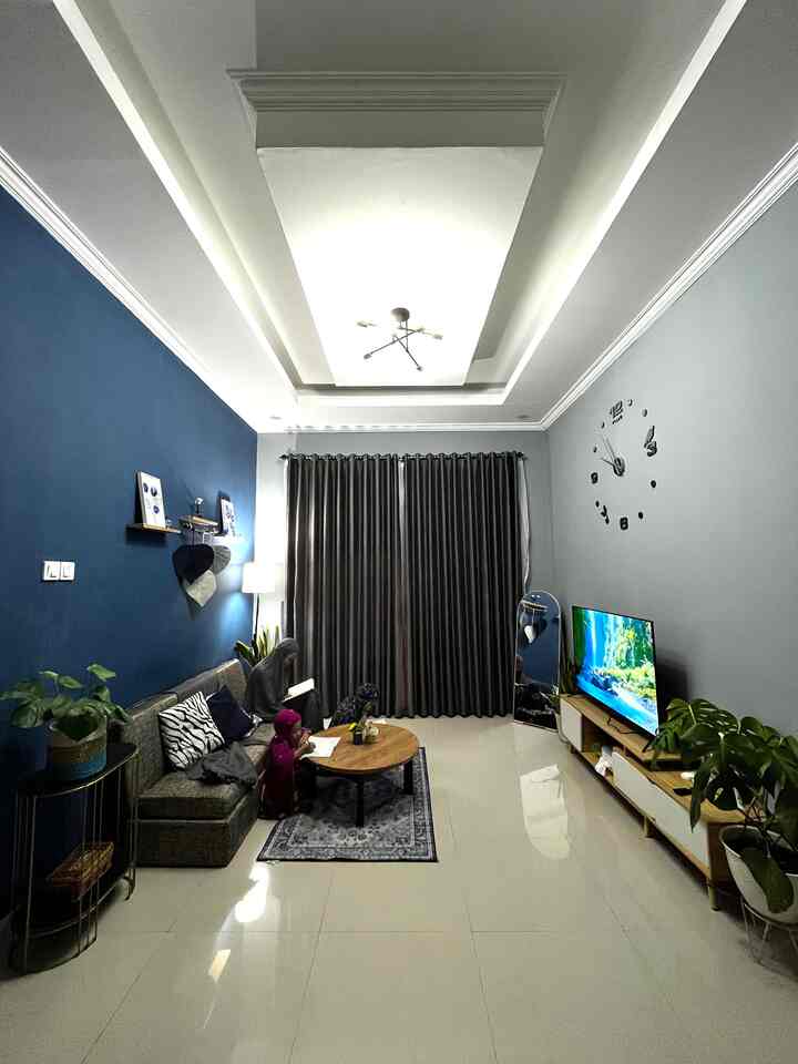 Ramadhan adalah bulan kemuliaan, alangkah lebih indah jika setiap harinya diisi oleh kegiatan yang lebih bermakna seperti mengaji bersama dan berdiskusi dengan keluarga.
Area livingroom inu menjadi tempat favorit bagi kami sekeluarga.


#MomenDiRumah
#InpirasiDekorasi
#RuanganFavorit
#Livingroom
#RuangKeluarga
#DesainRumah
#Sofabed
#RuangTV
