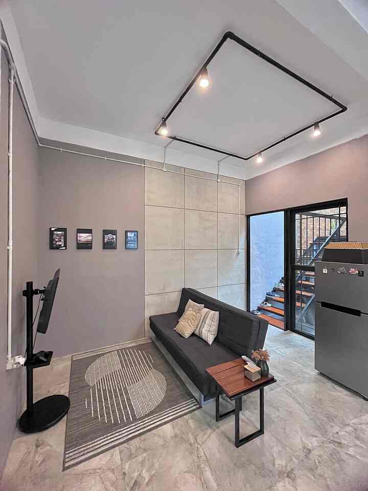 Sofa di Roemah Pakal 

Kebetulan di Rumah ini kita pakai 3 jenis Sofa 

1. Sofa letter L dengan bahan fabric ini adalah pilhan Suami , sofa ini empuk banget kainnya pun lembut menjadikannya nyaman apalagi uda include 4 bantal sofa , sofa ini diletakan di living room lantai 2 
2. Sofa bed, ini adalah sofa pertama dirumah ini. Karena dulu belum ada kasur jadi kita beli sofa bed ini selain untuk santai untuk tidur juga. Sofa ini berada di living room lantai 1
3. Sofa bench, sempet bingung juga mau dikasi apa ruang tamu cimit kami dan akhir nya memutuskan untuk pakai sofa bench yang memiliki storage juga jadi dobel fungsi

Semoga menginspirasi yak

#sofa #sofabed #sofabench #karpet #karpetantislip #ruangtv #ruangsantai #inspirasirumah