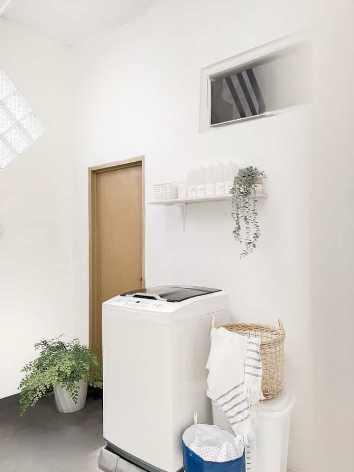 Laundry area sedehana yang ada di sudut belakang rumah 🤍

#LaundryArea
#RumahMinimalis
#LaundryInspo
#InspirasiLaundry
#LaundryRoom
#Bandung
#CoastalHome