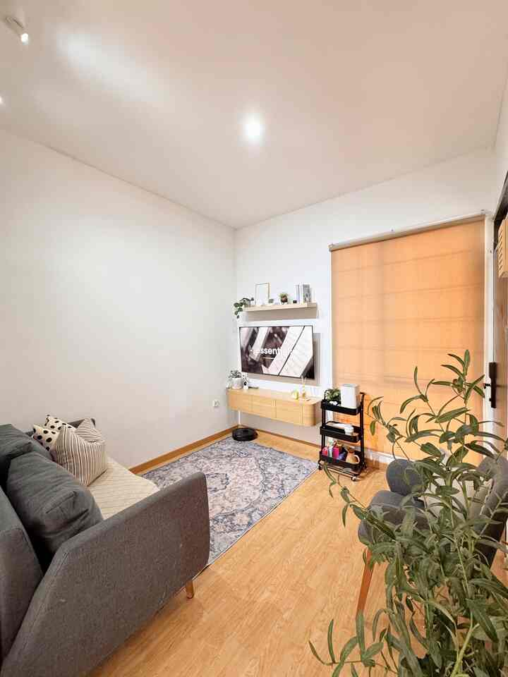 Karena lebaran mudik dan gak nerima tamu jadi ga banyak dekorasi rumah, hanya pasang karpet dan cemilan di area livingroom 😁

#LebaranCantik #DekorasiLebaran #RamadanStyling #IdulFitri #IdeDekorasiLebaran #InspirasiDekorasiLivingroom #DekorIdulFitri