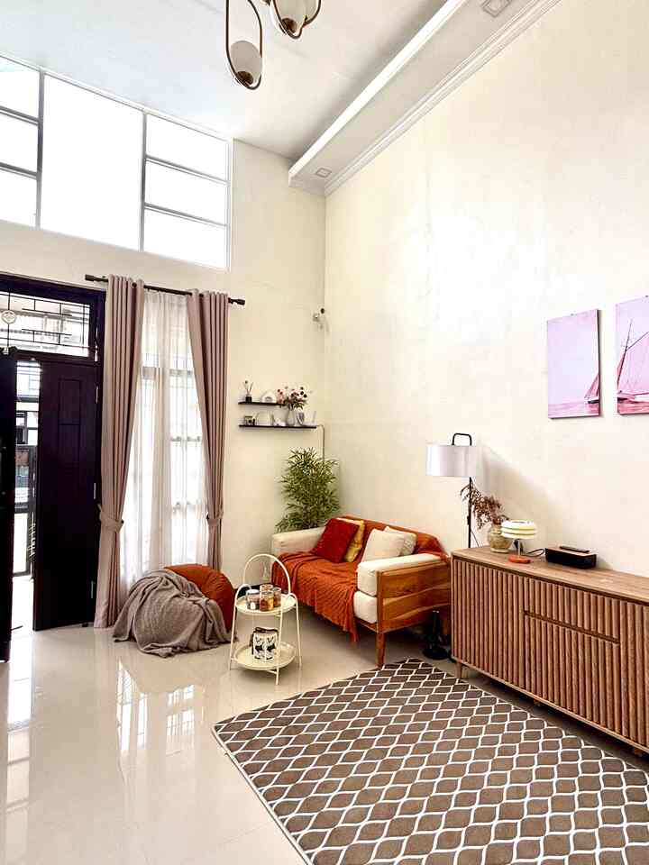 Walaupun lebaran di rumah orang tua dan mertua, tapi tetap kita usahan supaya moment lebaran ini terasa spesial dengan menambahkan toples khas isi kue lebaran✨🥰 selamat lebaran temen-temen yang merayakan🫶🏼❤️

#LebarandiRumah #LebaranwithFamily #LebaranCantik #DekorasiLebaran #RamadanStyling #LebaranVibes