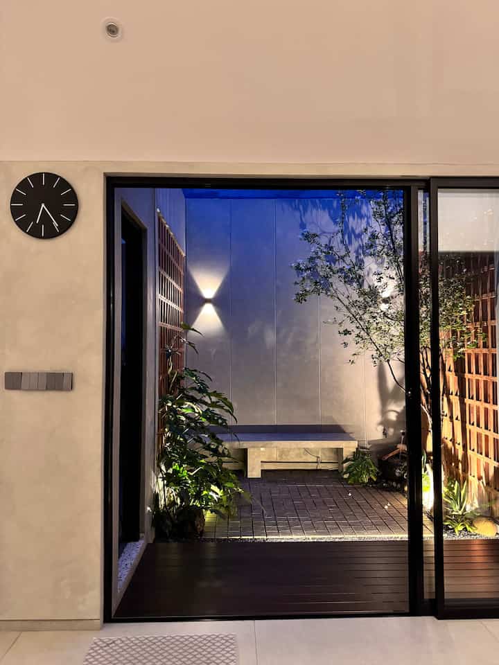 Sideyard at night ✨

#tamansamping #inspirasisideyard #sideyard #tamanminimalis #tamanjepang #zengarden #gardeninpiration
