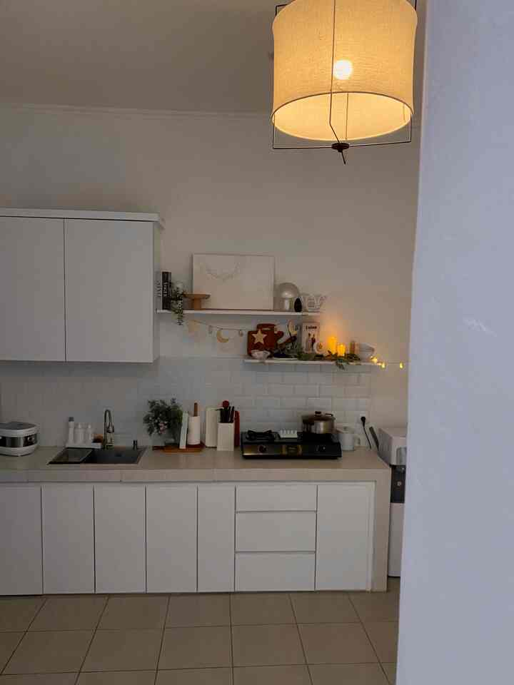 Dekorasi dapur spesial Ramadhan & Hari Raya ✨🤍

#LampuGantung #BacksplashDapur #DekorasiRamadhan #InspirasiDekorasiDapur #DapurMinimalis #DekorasiDapurCantik