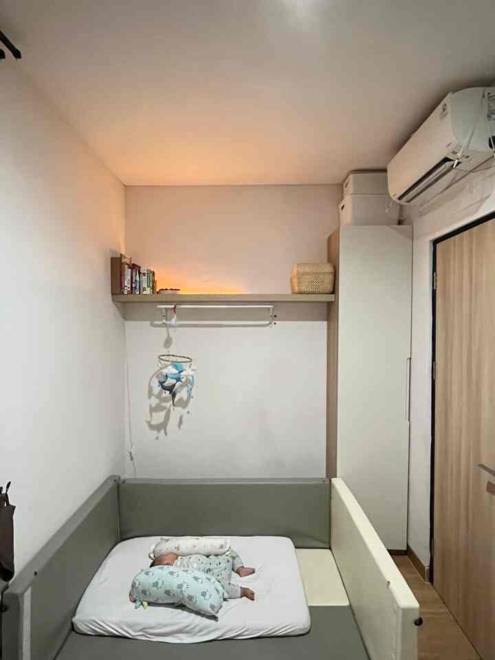 Master bedroom yang sudah di jelajah jadi tempat tidur anak hahaha 😆
Tapi dengan begini jadi praktis, nyaman dan aman 🤗❤️🍃

#areatiduranak #playmat #lemaribaju #ambalan #masterbedroom #boxbamboo #kamarminimalis