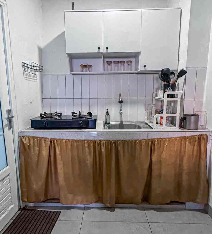 Dapur kotor yang jarang terekspose karna emang cuma mbak aja yang pake dapur ini.

#kitchen #kitchenset #dapurkotor #dapurbelakang #backsplash #komporsanken #rumahmungil