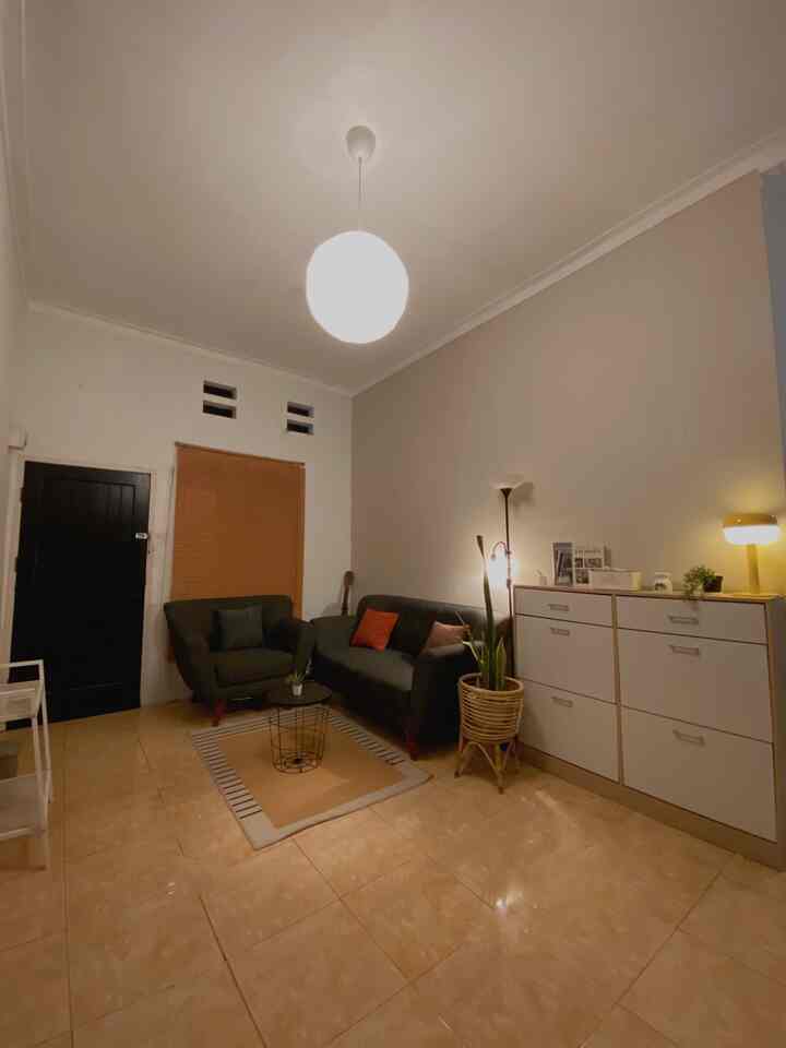 Pencahayaan
Ternyata pencahayaan sangat berpengaruh dalam merubah ambiance suatu ruangan, seperti di living room ini kita memakai smartbulb yang bisa diatur warna nya sesuai yang kita mau.
Jadi betapa penting nya memilih lighthing yang tepat untuk mendapatkan kehangatan di suatu ruangan.

Semoga menginspirasi ;)

#rumahdeveloper
#cattembok
#rumahtanpaarsitek
#makeoverlivingroom
#rumahopenspace
#lighting

