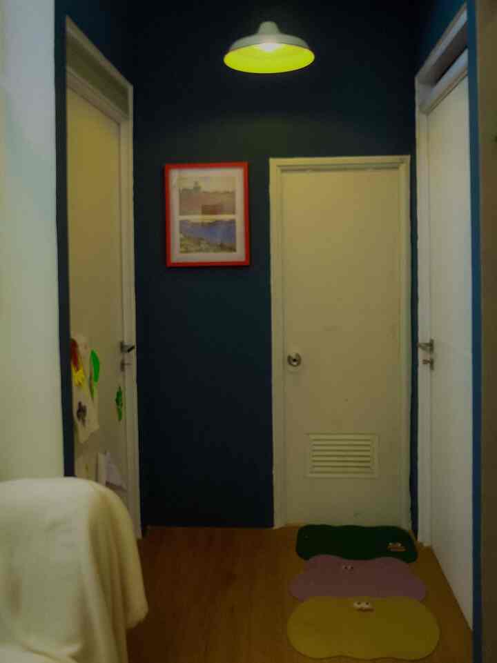 Nemu keset diatomite dengan motif emoji gemez jadi beli 3 dan ditaroh berjejer di depan pintu kamar mandi.

Kelebihan keset diatomite.. menyerap air dengan cepat, anti slip dan anti bau.
Permukaan kesetnya halus dan lembut jadi nyaman untuk kaki. 

Karena super absorben, keset diatomite dapat mencegah pertumbuhan kuman dan bakteri. Dan juga menjaga kelembaban udara pada ruangan.

#kesetdiatomite #lantaivynilestetik #pendantlampikea #lampugantungikea #frameikea #kamarmandiinspo #bathroominspo #homedecor #hometips