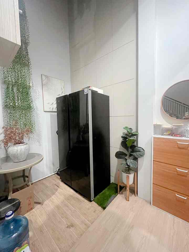 Penampakan service area dirumah.shacca saat malam hari.

Dulunya disini adalah tempat untuk mesin cuci, tetapi sekarang area mesin cuci pindah di lantai 2

Sehingga ruangan inj hanya untuk area kulkas dan preparation serta menuju ke arah gudang

#servicearea
#areadapur
#inspirasiservicearea
#homeinspo
#inspirasirumahminimalis
#rumahminimalis
#sudutrumah