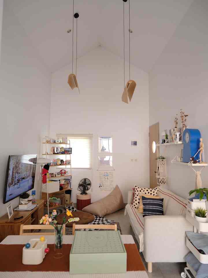 Sekilas perjalanan transformasi rumah dari mulai kosong melompong dan apa adanya sampai perlahan mulai mengisi furniture serta melakukan renovasi sesuai dengan kebutuhan😊🤏🏼
#MejaMakanMinimalis #RakPajangan #MejaSamping #MiniHouseTour #CeritaRumahku #PerjalananRumah #TinyHouseIdea