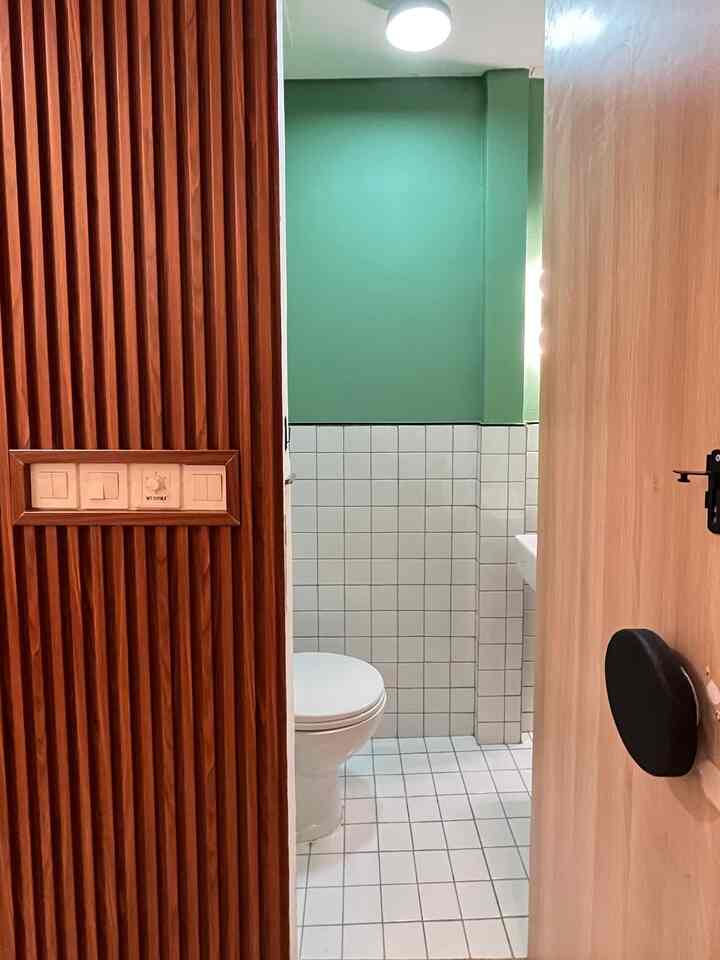 Punya mini powder room, why not ?

#inspirasipowderroom #inspirasikeramik #powderroom #toiletmini #keramikkotak #cermincurve