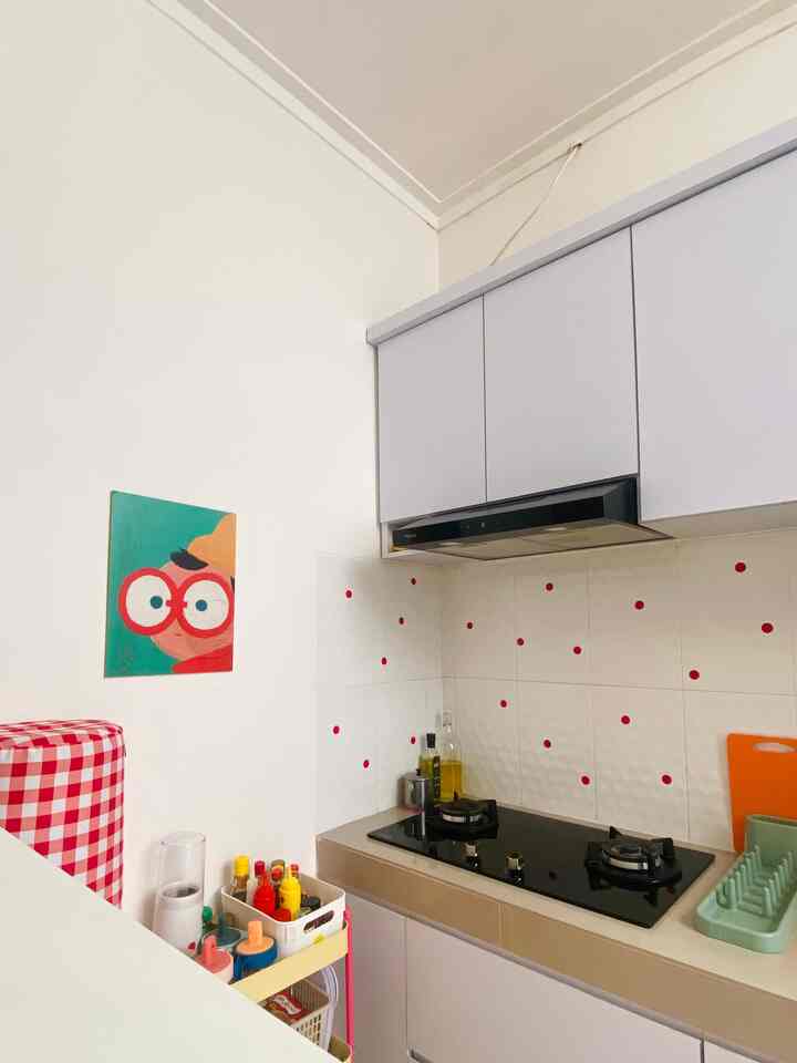 Hello, meet again with nara hous 🙇🏻‍♂️🙆🏻‍♀️

The kitchen concept that was made
is simple and colorful

with limited space, not many items can be stored outside
therefore, the kitchen set is made to suit the needs with lots of places to put items, with multiplex materials and a clean look.

to give a fun impression, we give a pokladot pattern attached to the kitchen wall, besides that, the selection of colored items, simple but gives a different feeling when looking at it 🔴🌼

#narahous #DapurMinimalis #Dapurcolorfull #MakeOverDapur #StylingDapur #DapurImpian
#bauhaus #KichenSet