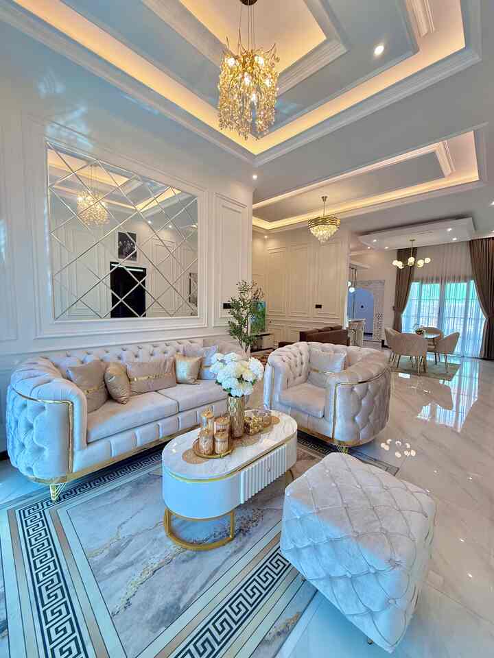 Halooo tetangga online, salam hangat dari rumah dengan konsep open space 🙌
Ruang tamu, ruang keluarga dan ruang makan yang menyatu tanpa sekat membuat rumah mejadi terasa lebih luas, membuat sirkulasi udara lebih lancar, suasana pun menjadi lebih hangat karna tidak ada sekat yang membatasi interaksi antar anggota keluarga. Selain itu, cahaya lampu atau cahaya matahari dari luar juga tersebar merata di dalam rumah. Yuk eksplor desain open space yang bikin rumah kecil tetap fungsional ✨
#KarpetLantai #BungaDahlia #RuanganTerbatas #RumahCompact #RumahMungil #RumahOpenSpace #RumahTanpaSekat 