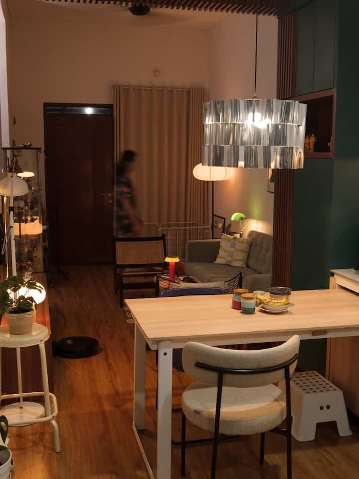 Here the living room, kitchen, and dining area are all in one. We removed the room dividers to make the house more spacious. Open space makes a small house more functional. 😁

#aestheticdiningchairs #wpc #lantaivinyl #armchair #RumahOpenSpace #RumahTanpaSekat #RumahLega