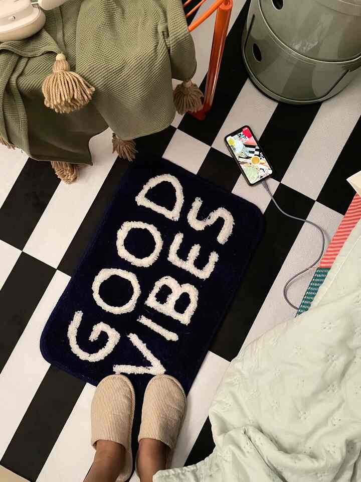 Nuansa nyaman di rumah 📚✨

#ruangtamu #cozyvibes #roomdecor