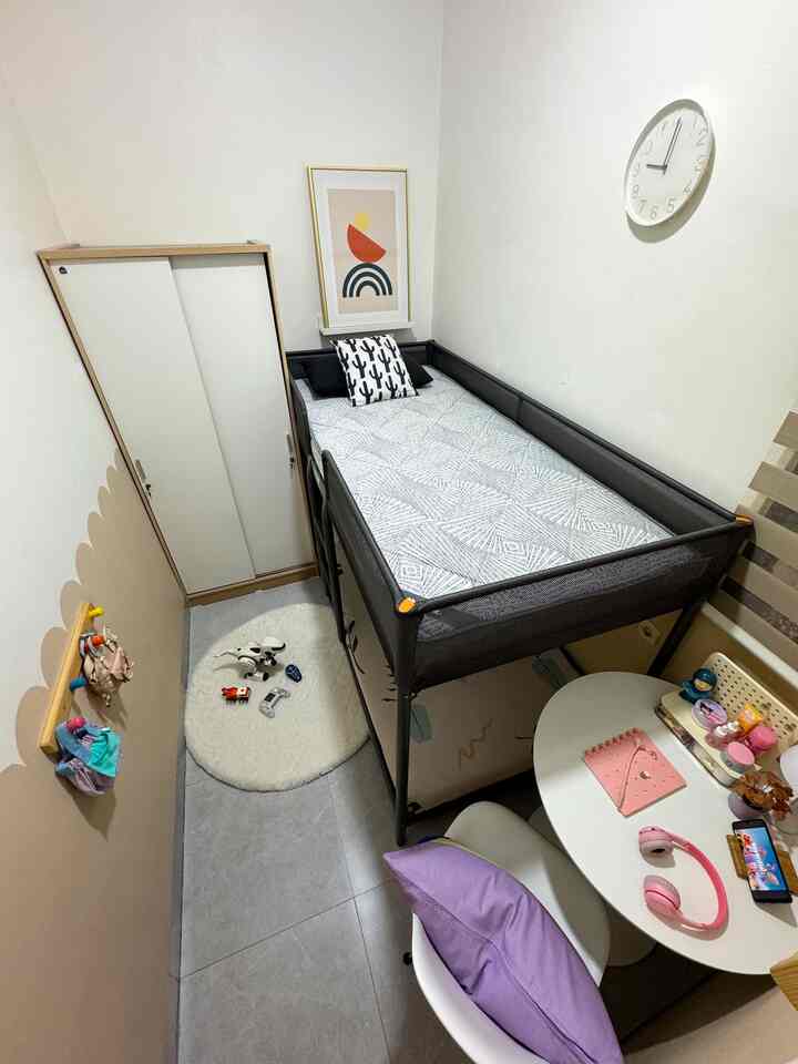 — Transformasi kamar anak 🧸

Kamar anak yang tadinya polosan, sekarang udah terasa penuh sesuai kebutuhan anak.
Meskipun kamarnya mungil, pemilihan furniture harus disesuaikan juga agar tidak sumpek.


#KamarAnak
#KamarAnakMungil
#KamarAnakMinimalis
#InspirasiKamarAnak
#CatInterior
#WarnaCatRumah
#KidsBedroom
