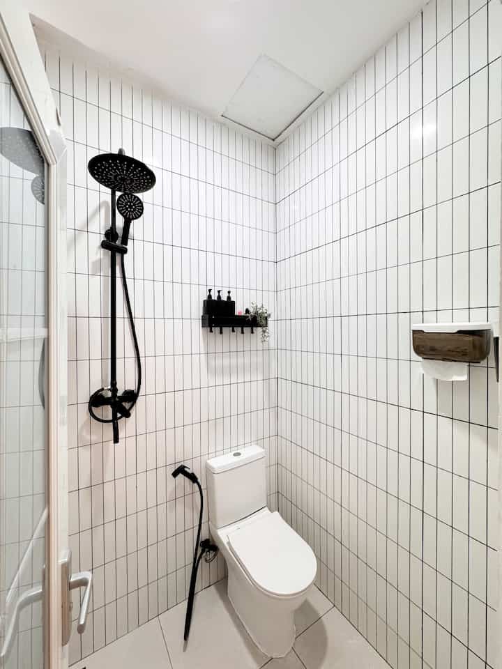 Transformasi kamar mandi developer sesudan dan sebelum (slide k2&3) di makeover
Finally kamar mandi bawaan developer ini bisa kami renovasi di tahun 2024, kami pasang keramik full dinding agar low maintenance karena sebelumnya dindingnya lembab 


#RenovasiKamarMandi #BathroomMakeOver #InspirasiKamarMandi #KamarMandiMungil #KeramikKamarMandi #PintuKamarMandi #DindingKamarMandi #KeramikLantai #KamarMandiKecil #RenovasiRuangan #KamarMandiInspiration #KamarMandiMonochrome