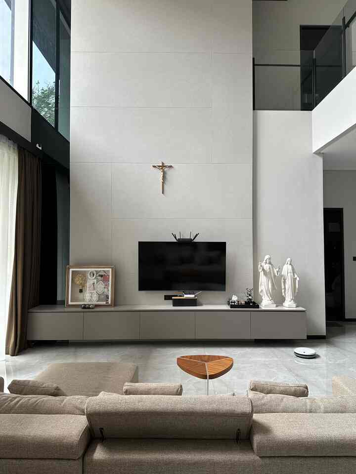 Transformasi Living Room mulai dari struktur bangunan sampai jadi tempat yang paling terbuka & jadi pusat dirumah ini.

#WallPanel #WallPanelEstetik #KeramikLantai #Cat #BangunRumah #Aica #LivingRoom #BeforeAfter #MaterialRenovasi #MaterialMurah #RenovasiAffordable 