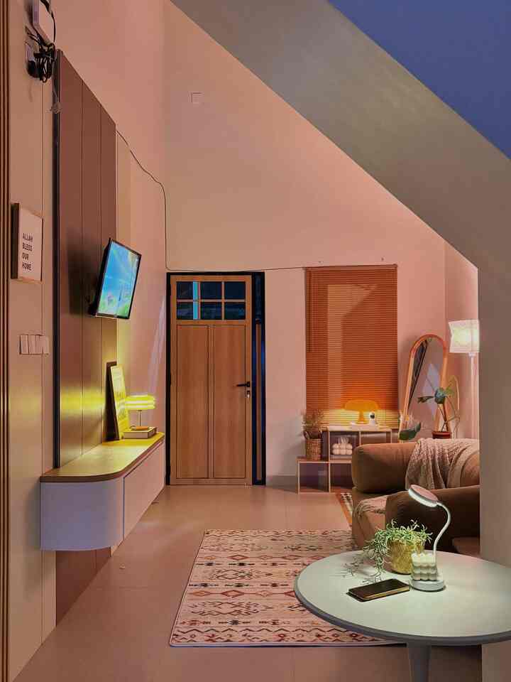 Night vibe dirumaku
Aku selalu suka suasana malam dirumah yang temaram dengan cahaya lampu hias yang bikin suasana lebih warm dan cozy, rasanya lebih tenang dan nyaman di mata 🤍

#NightVibe #RekomendasiLampu #LampuRumah #LampuHias #DekorasiLampu #DekorasiLivingRoom #LivingRoom #SofaMinimalis #BackdropTv #LampuGantung