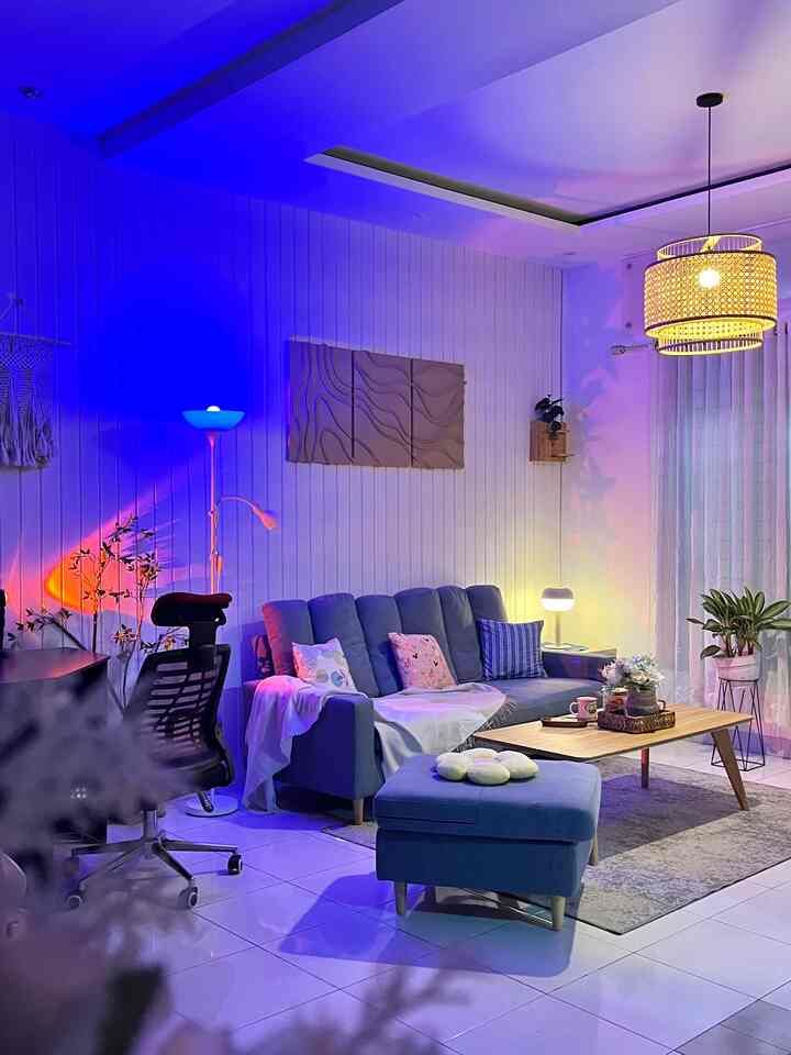 Create Cozy Vibes at Home with the Right Lighting 💡🛋️

A quiet night, the lights do the talking.
Ambient lighting isn't just about lighting—it's about the atmosphere, the feeling of comfort, and the moments we want to enjoy longer.

A mix of blue, purple, and warm light makes the room warm and dreamy at the same time.
The living room turns into a healing corner in your own home.

Are you team bright white lights or ambient lighting like this?

#wallbatten #sofa #AtapGypsum #LampuGantung #LampuSunset #LampuMeja #StandingLamp #RekomendasiLampu #RuangTamu #LampuRumah #NightVibe #AmbientLighting #HomeVibes #InteriorMood #RuanganEstetik #DekorasiRuangTamu #LightingDesign #CahayaHangat #HomeTherapy