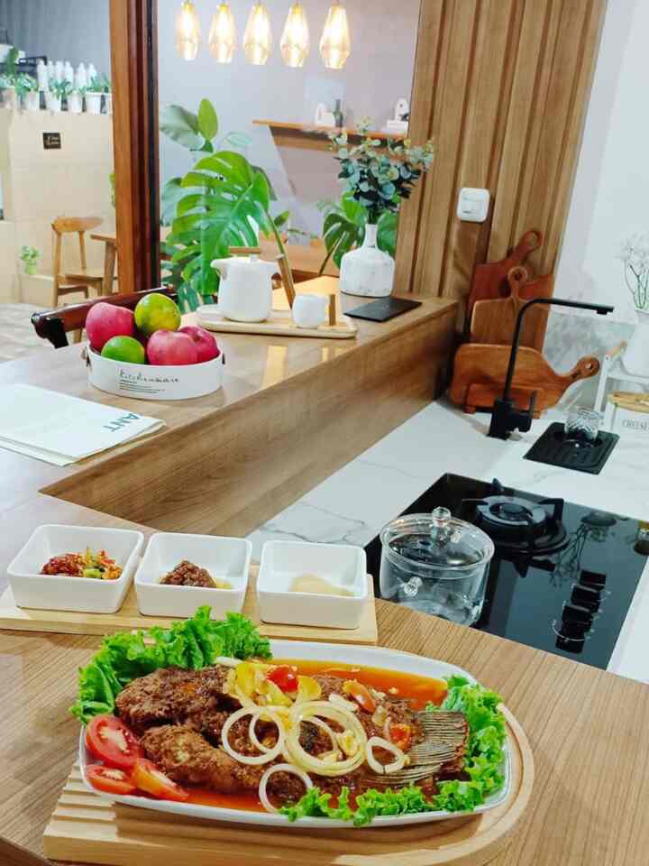 What makes you feel in the mood to cook? 
Hungry? 
A clean & comfortable kitchen? 
The weather? 
Or all of them? 😄
Have a gr8 day y’all 

#Kitchen #KitchenSetMinimalis #DapurModern #HomeCafe #CoffeeBarHome #CoffeeBar #KitchenSet #CozyPlace