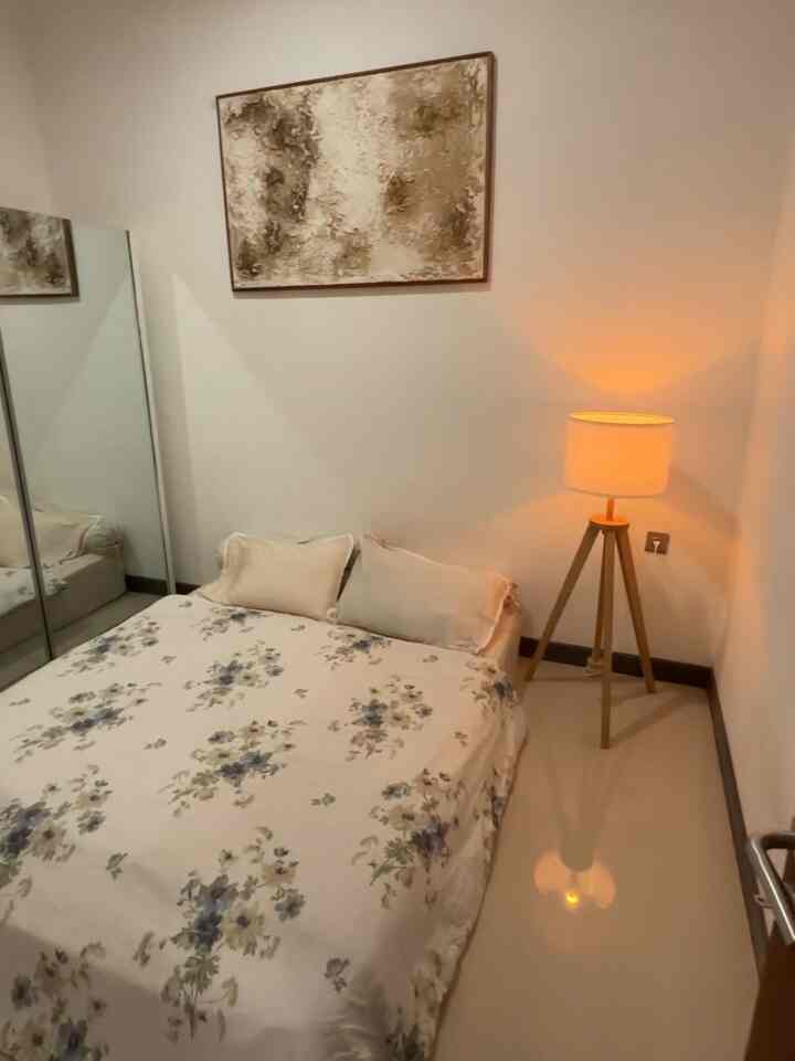 Spill lampu-lampu di rumahku 💡

Lampu merupakan bagian penting yang mempengaruhi ambiance ruangan, oleh karena itu aku pakai lampu standing agar memberi kesan pop up di ruangan, serta untuk dapur aku pakai lampu gantung & LED strip sebagai penerangan ketika memasak di malam hari.

Lampu yang aku pakai dari WiZ Smart Bulb LED.

#StandingLamp #WiZSmartLED #RekomendasiLampu #LampuRumah #NightVibe 