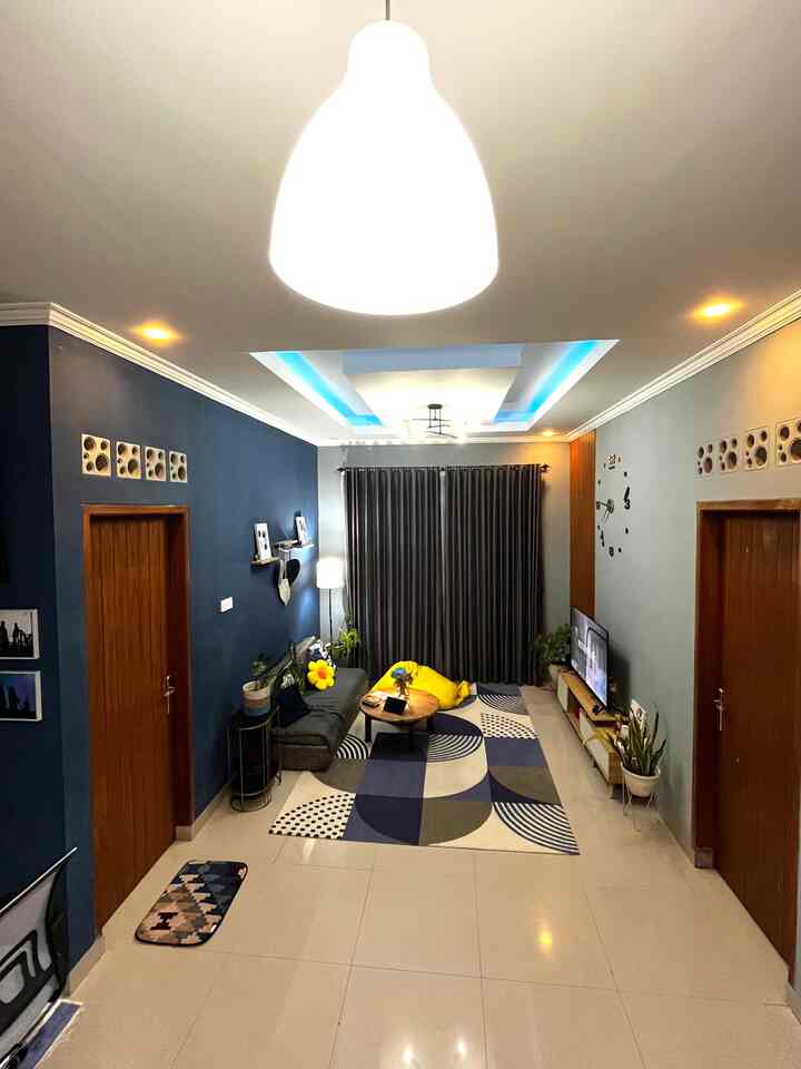 Lampu adalah bagian penting di dalam suatu rumah selain itu dapat digunakan sebagai elemen dekoratif untuk mempercantik ruangan. Beberapa lampu yang digunakan di rumah kami antara lain : 
1. Living Room : Lampu Nordic , lampu led jamur, lampu lantai IKEA, lampu melodi IKEA, lampu downlight, lampu led strip
2. Kitchen Set : Lampu Kayu Jati
3. Koridor : Lampu downlight
Jadi yang paling banyak memakai lampu pastinya di living room karena ruang ini menjadi tempat favorit keluarga. 

#RekomendasiLampu
#LampuRumah
#NightVibe
#RuangKeluarga
#LampuMinibar
#LampuKitchenSet
#LampuMinimalis
#LampuNordic
#Lampuled
#KitchenSet
#Macrame
#Minibar
#Koridor
#Lampulantai
