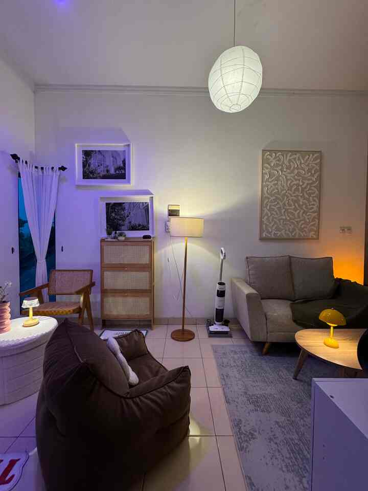 Night vbes at home 💕 mode syahdu yg selalu dinanti setia hari

#sofaruangtamu #sofabeanbag #standingfloorlamp #raksepatu #kursirotan #wallart #karpetruangtamu  #rekomendasilampu #lampurumah #nightvibe 