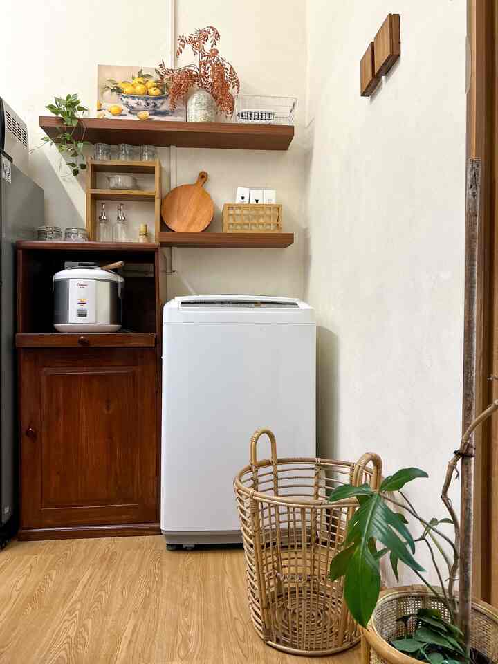 Laundry room yang rencananya sebelahnya mau aku jadikan coffee and matcha corner ala-ala hehe 🤎
Pokoknya aku buat sefungsional mungkin 🫶🏻✨

#Cat #KeranjangLaundryRotan #FrameSaklarKayu #BambooStorage #LaundryRoom #CoffeeCorner 