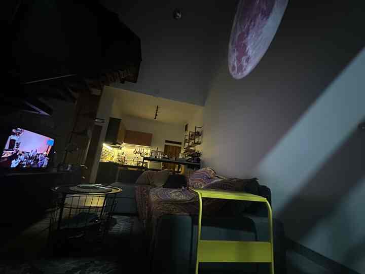 Ruang tamu di _rumahkotak_ adalah tempat ternyaman untuk melepas lelah sepulang dari tempat kerja dan jauh dari hiruk pikuk nya dunia.

Dekorasi living room nya _rumahkotak_ sudah terbayang dari sejak menentukan tema rumah yang akan dibangun.. sehingga tidak terlalu rumit untuk menata furniture yang akan dipakai dan dekorasi apa yang akan dimunculkan.

Maka dari itu.. buatlah rumah kalian senyaman mungkin sesuai dengan hati kalian.. karena jika membangun, membuat konsep, dan menata ruangan dengan hati, akan berbuah sesuatu yang tidak bisa dinilai dengan apapun.

#DindingSemenExpose
#MejaIndustrial
#CoverSofaBohemian
#StylingRuangTamu
#DekorasiLivingRoom
#InspirasiLivingRoom