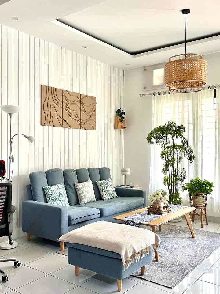 ✨ Living Room Goals! ✨
Menata ruang tamu bukan hanya soal estetika, tapi juga menciptakan suasana nyaman yang bikin betah.

Dengan sentuhan warna pastel, aksen tanaman hijau, dan pencahayaan alami dari jendela besar—ruangan ini memadukan kesegaran, ketenangan, dan gaya minimalis tropis.

Tips simpel:
✔️ Pilih warna netral untuk dasar ruangan
✔️ Tambahkan tanaman untuk nuansa hidup
✔️ Gunakan pencahayaan hangat dan elemen kayu untuk kesan homey
✔️ Manfaatkan bantal motif dan art wall sebagai statement

💡 Ruang yang tertata = pikiran yang lega. Siap bikin ruang tamu jadi spot favorit di rumah?

#SofaMinimalis
#CatRumahMinimalis 
#WarnaCatRumah #WallbattenDinding 
#Cat #StylingRuangTamu #DekorasiLivingRoom
#InspirasiLivingRoom #HomeDecor #LivingRoomInspo #DekorasiRuangTamu #MinimalisTropis #InteriorRumah #HomedecorIndonesia #RumahEstetik #TanamanHias #ScandinavianStyle #JapandiVibes