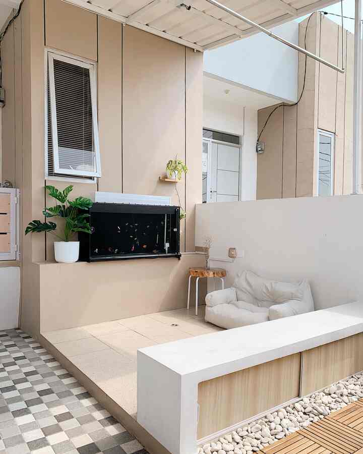 Area Teras, terbagi dua dengan taman, disini sengaja dibikin area buat santai sore-sore.

#sofaminiminimalis #artificialplant #tanamanplastik #wallboardpvc #TerasRumah #terasminimalis #terasaeathetic #rumahaubsidi #stylingteras 