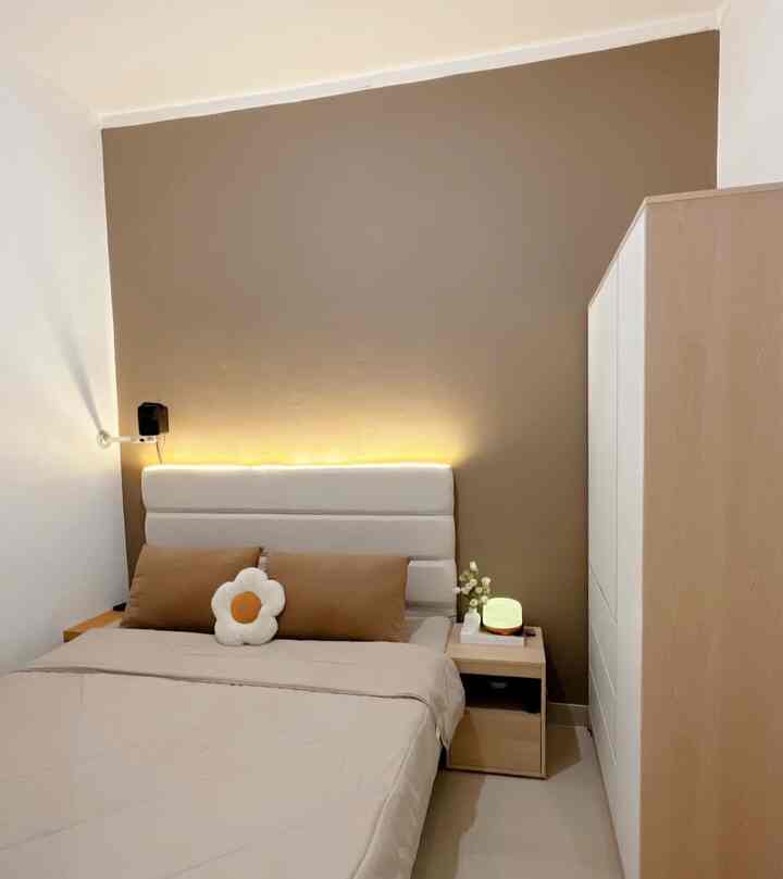 Kamar mungil tempat kami beristirahat melepas lelah😍🤗

Nuansa kamar gelap ternyata bikin kamar jadi lebih hangat☺️

#KamarUtama #KamarMungil #StylingBedroom #CatDinding #WarnaCatKamar #PlavonGypsum 
