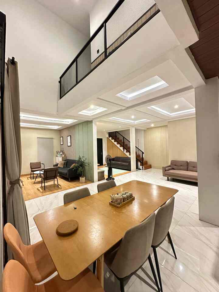 Hi Tetangga,

Dirumah kami sangat mengutamakan cahaya atau lighting karena dengan lighting yang nyama membuat ruangan menjadi nyaman juga.

Kami menggunakan warna warm white untuk semua jenis lampu dirumah kami. 

#mejamakan #lighting #led #spotlight #warmwhite #mejamakan #ruangmakan #teras #ruangtv #ruanganminimalis  