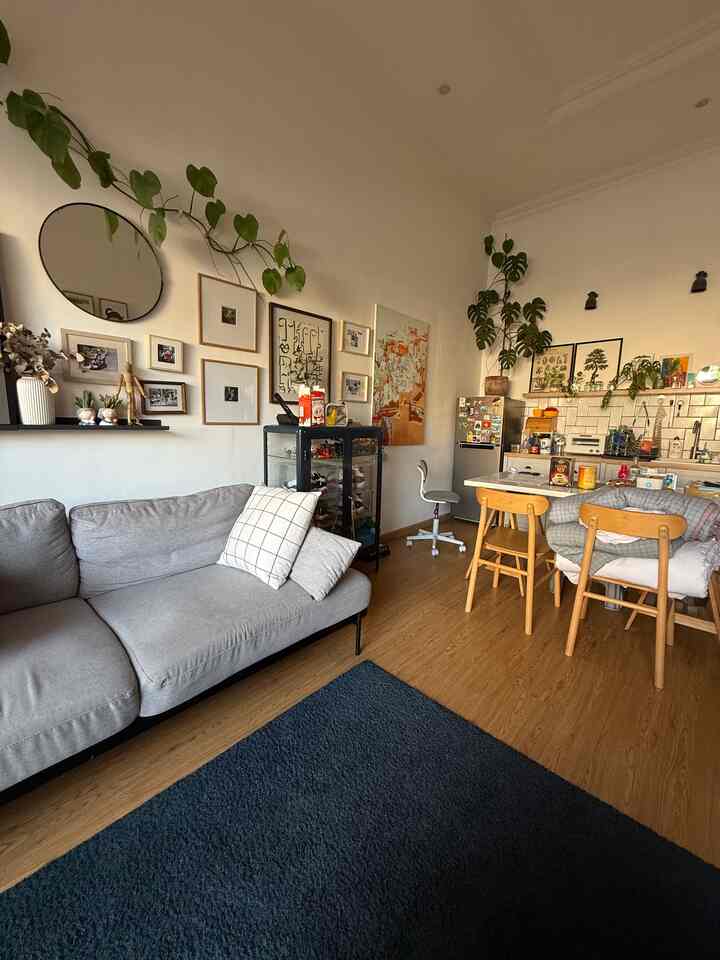 Pemilihan fabric pada rumah kami, diutamakan pada pemilihan warna dan bahan 
Kami memilih warna2 netral dan 2 warna aksen saja, sedangkan bahan kami lebih memilih bahan kain bertekstur utk sofa dan bantal sofa sedangkan tentunya kami pilih fabric halus utk kamar tidur agar lebih nyaman
Karpet biru besar kami letakkan diarea living room agar lebih nyaman utk kaki
#rekomendasifabric #fabricstyle #sentuhantekstil #karpetbulu #bantalsofa #bedcover #karpetminimalis #kesetempuk #kainpelapissofa