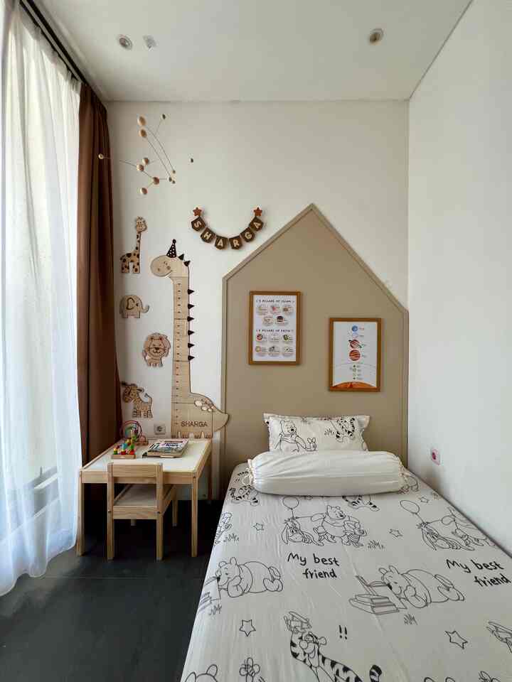 Kids Corner ✨

Project yang belum bisa bikin aku move on salah satunya ada kamar anak. Bermodal cat kiloan dan barang dekoratif yang serba tempel, tapi puas banget sama hasilnya.

Gimana menurut tetangga?

#BruwnHouse #KamarAnak #KidsRoom #KidsArea #KidsCorner #KamarMinimalis #Kamar #KamarAnakLakiLaki #MakeOver 