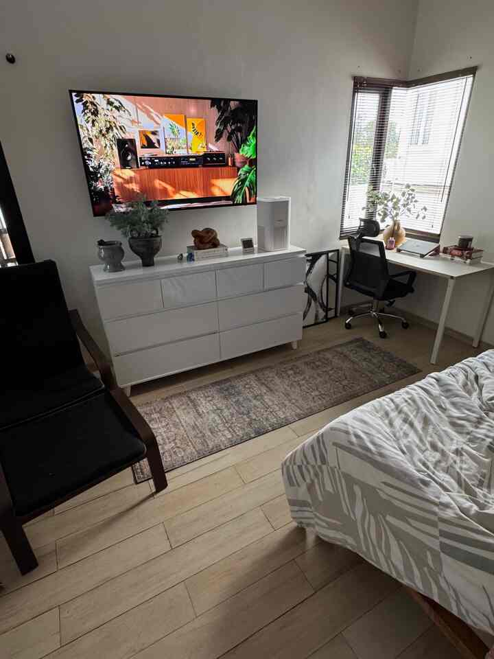 Beberapa rugs yang dipakai dibumitimi :
Area kamar dengan runner rugs
Area ruang tamu dengan ukuran 240x340
Area ruang tv dengan ukuran 140x300
Area hallway dengan runner rugs
Cukup membuat ruangan lebih estetik 

#bumitimi #rekomendasifabric #fabricstyle #sentuhantekstil #karpet #runnerrugs #lantaiabu #karpetklasik #karpet 
