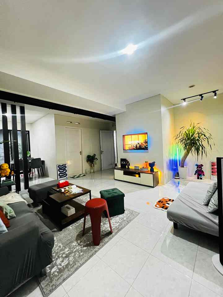 Fun fact: Karpet dan keset bukan cuma pelengkap, tapi juga bisa bikin ruangan jadi super fun and no ordinary—tergantung warna dan motifnya!
Kalau kamu, suka karpet dengan motif yang fun atau yang netral-netral aja? 😍

#KarpetMinimalis #KesetEstetik #RugMotif #CoverSofa #ThrowBlanket #RekomendasiFabric #FabricStyle #SentuhanTekstil