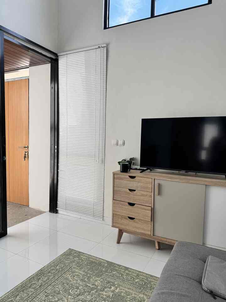 Living Room pertama kali pindah di 1 Januari 2025 🤍
#andourhouse #livingroom #homedecoridea