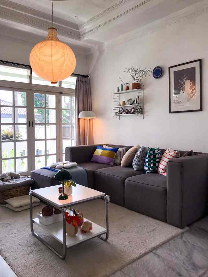 Every room in the house is carpeted. In addition to comfort, carpets are also used as markers for a room or commonly called area rugs. Because we have pets, carpets are also more comfortable on their feet because they are not slippery compared to marble, ceramic or wpc floors.  #RekomendasiFabric #FabricStyle #SentuhanTekstil #ikea #ikeahome #arearug