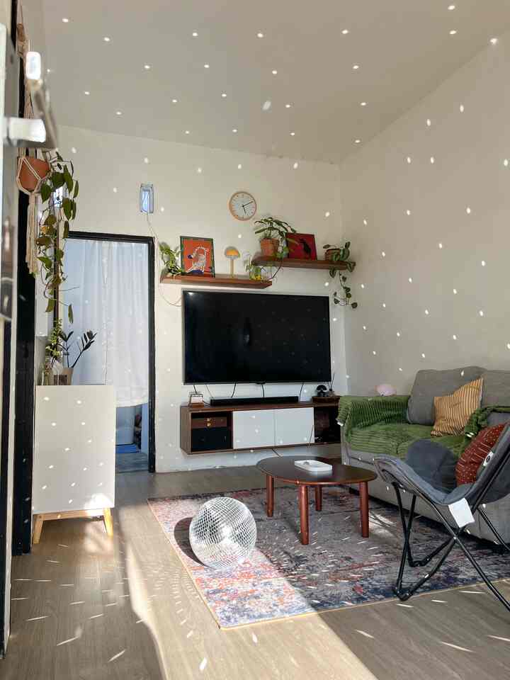 Dengan adanya karpet selain memberikan kenyaman bisa juga membuat ruangan menjadi lebih aesthetic.

#KarpetMinimalis #RekomendasiFabric #FabricStyle #SentuhanTekstil #RekomendasiKarpet #LivingroomInspo